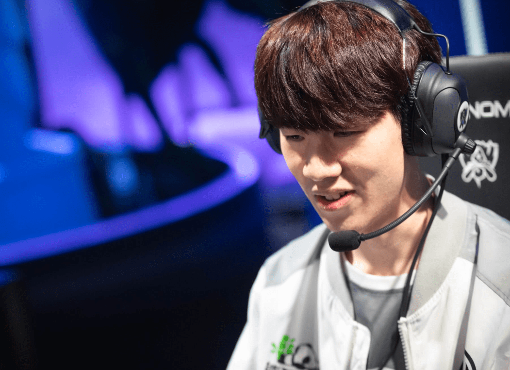 开云手机登录界面-独行侠球迷高喊东契奇mvp
